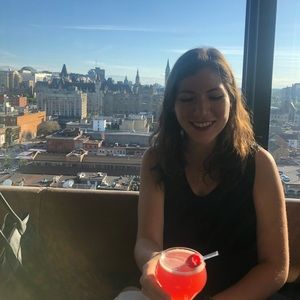 Meet your Posher, Alejandra